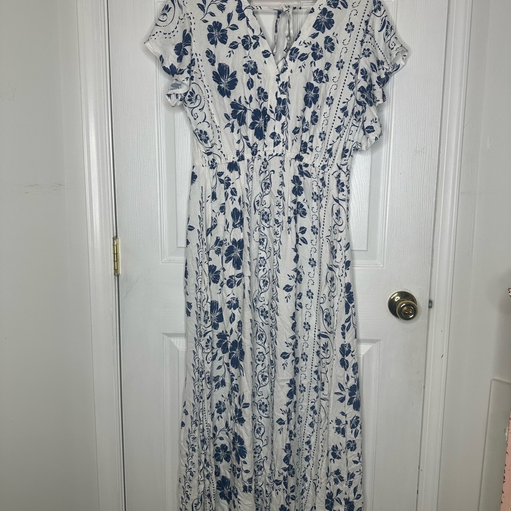 EUC American Rag Blue and White Flutter Sleeve Maxi Sundress - Picture 6 of 8
